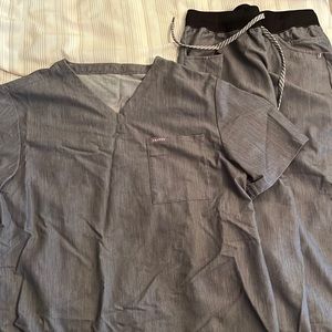 Jaanuu men gray scrubs set large top & bottom